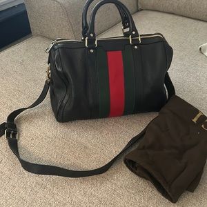 Gucci black leather Boston bag
